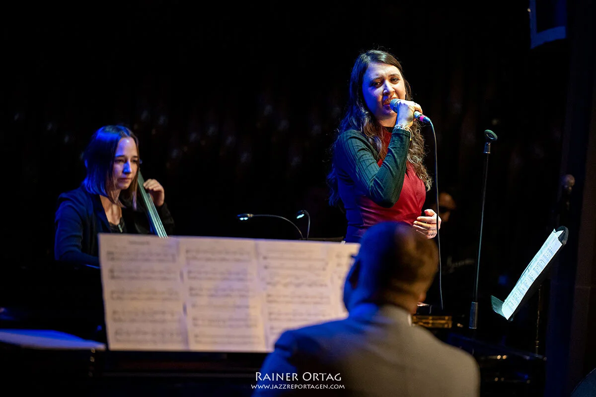 Miriam - Ast Trio Bix - Stuttgart  (Bild vergr&ouml;&szlig;ern)
