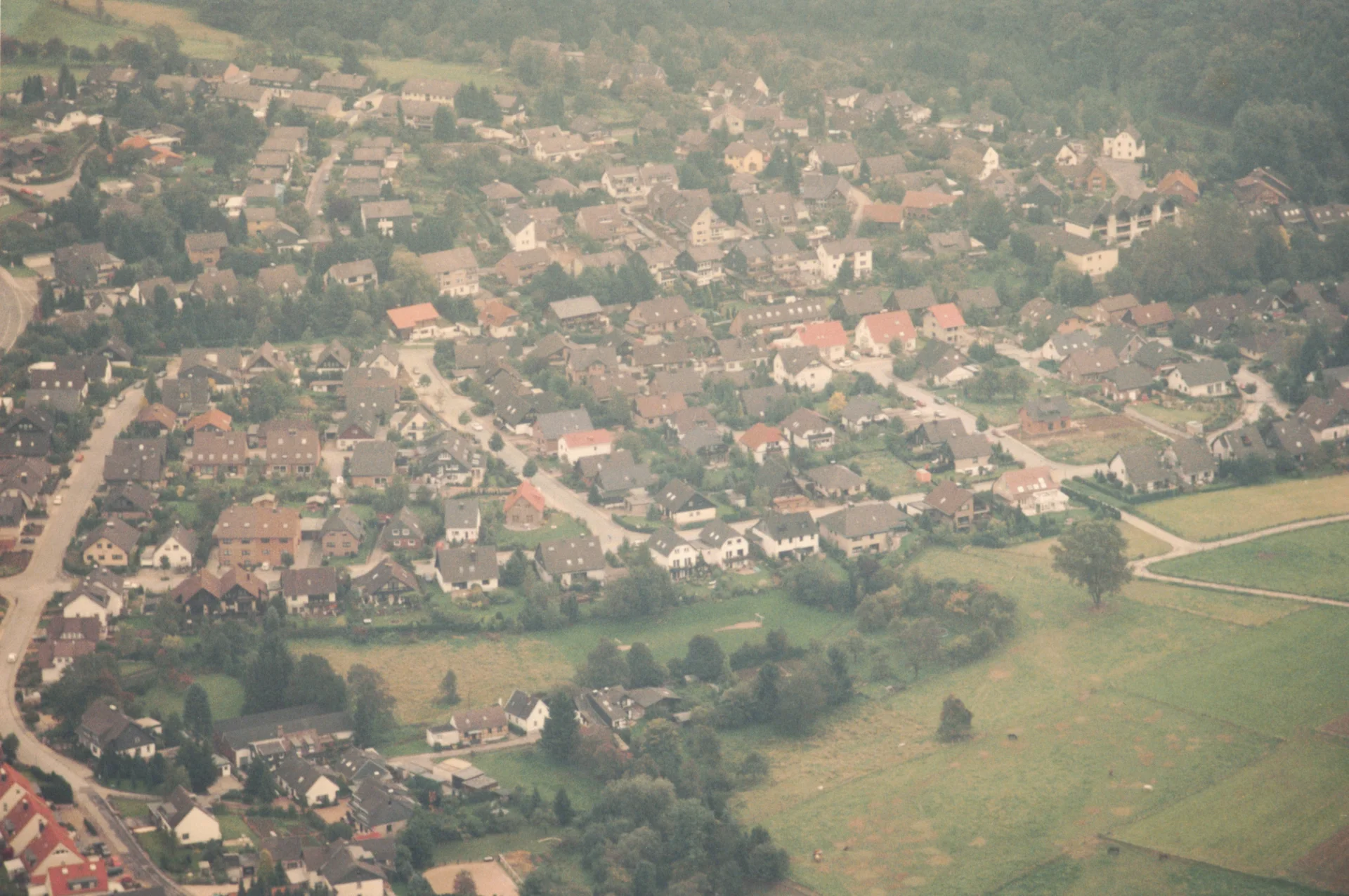 Luftaufnahme &Ouml;singhausen 1996  (Bild vergr&ouml;&szlig;ern)