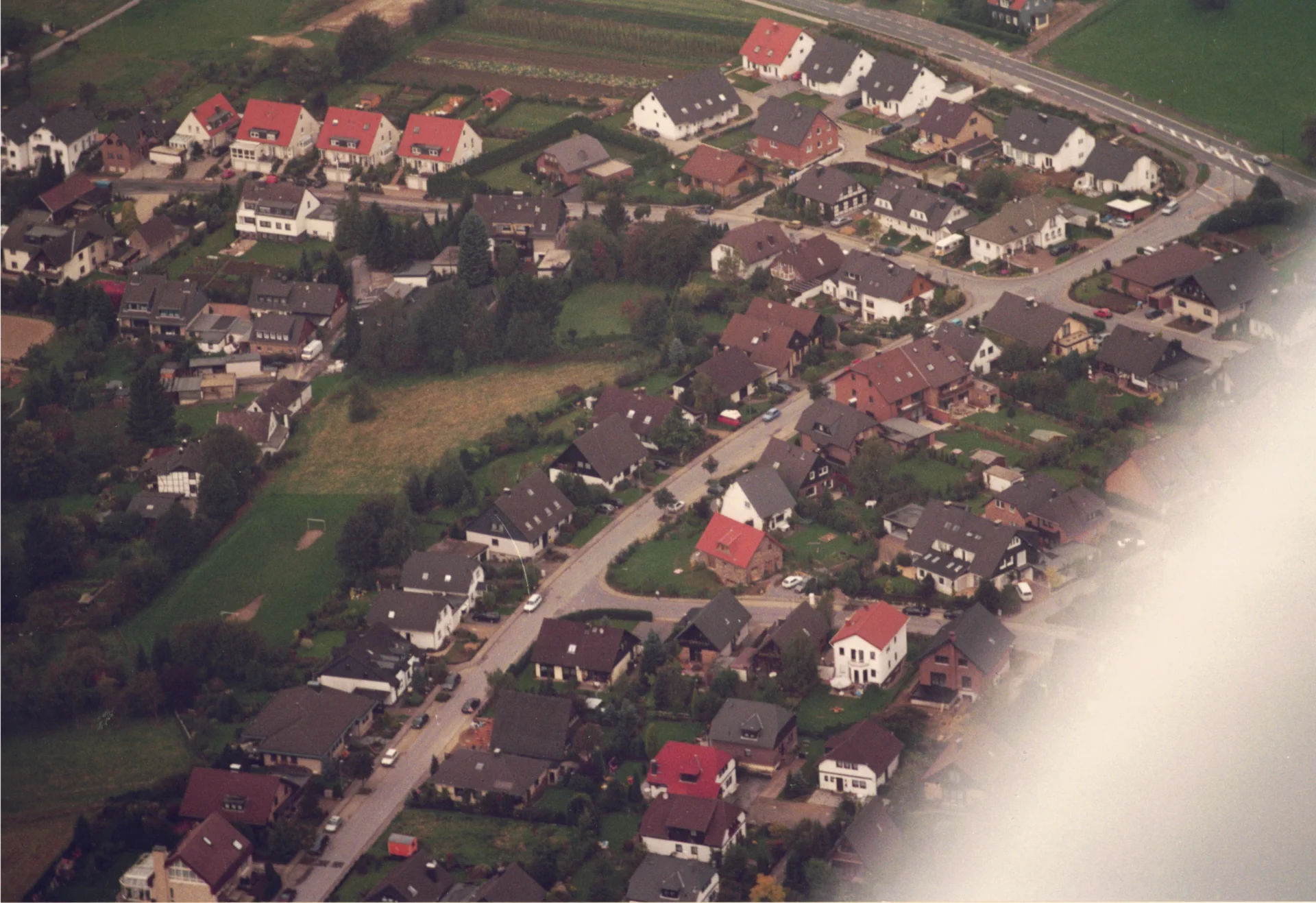 Luftaufnahme &Ouml;singhausen 1990er  (Bild vergr&ouml;&szlig;ern)
