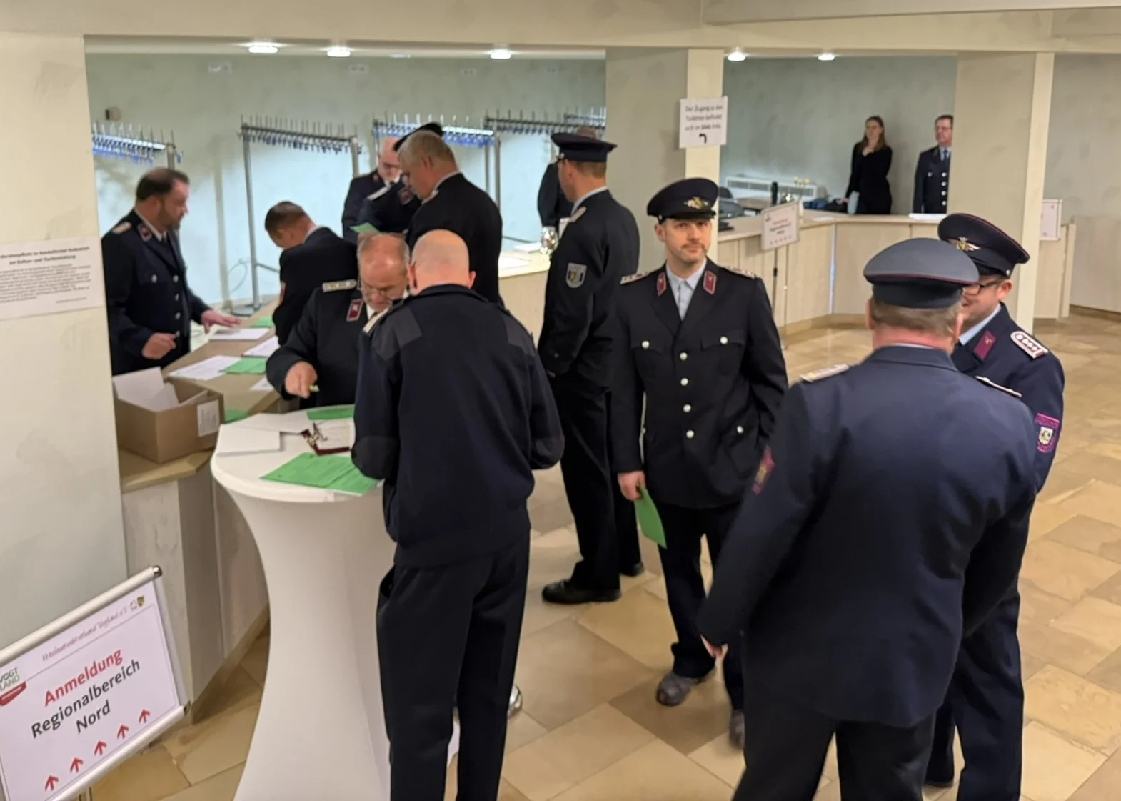Anmeldung der Delegierten im Foyer des Ratskellersaals  (Bild vergr&ouml;&szlig;ern)
