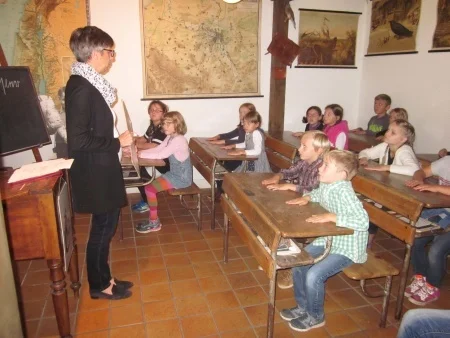 Foto der Galerie: „Schule vor 100 Jahren“ im Heimatmuseum Letter für die Klasse 3a