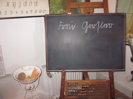 Foto der Galerie: „Schule vor 100 Jahren“ im Heimatmuseum Letter für die Klasse 3a