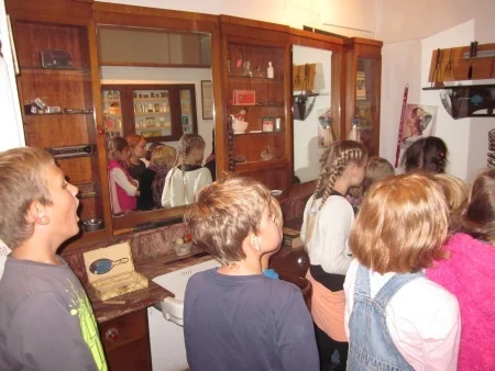 Foto der Galerie: „Schule vor 100 Jahren“ im Heimatmuseum Letter für die Klasse 3a