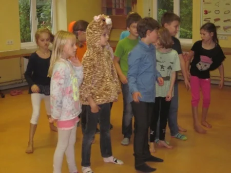Zur Galerie: „The Crazy Club“ tanzt zu „The Fox“