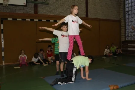 Foto der Galerie: Akrobatik-Vorführung der Klassen 3a und 3b