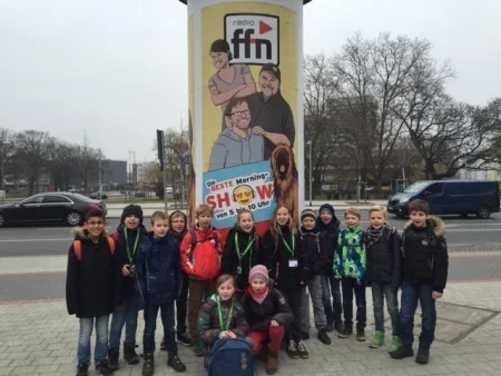 Foto der Galerie: Klasse 4 aus der Grundschule Otze bei Radio ffn am 10.3.2016