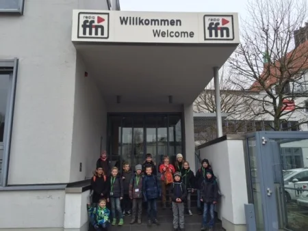 Foto der Galerie: Klasse 4 aus der Grundschule Otze bei Radio ffn am 10.3.2016