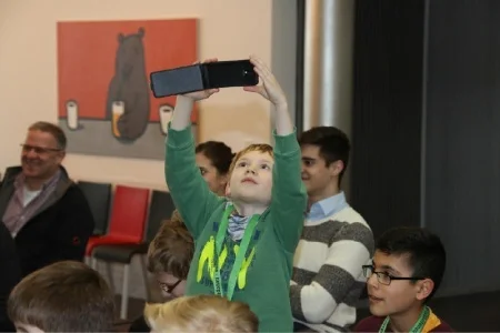 Foto der Galerie: Klasse 4 aus der Grundschule Otze bei Radio ffn am 10.3.2016