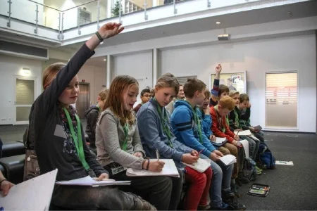 Foto der Galerie: Klasse 4 aus der Grundschule Otze bei Radio ffn am 10.3.2016