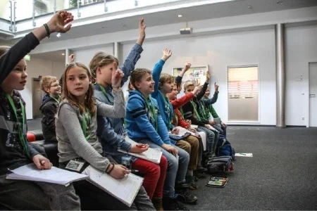 Foto der Galerie: Klasse 4 aus der Grundschule Otze bei Radio ffn am 10.3.2016