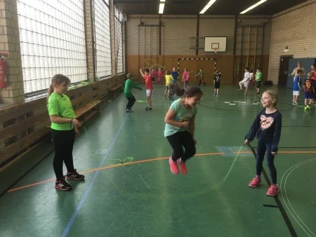 Foto der Galerie: Skipping Hearts mit den Klassen 3a und 3b am 12.4.2016