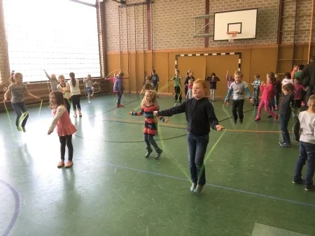 Foto der Galerie: Skipping Hearts mit den Klassen 3a und 3b am 12.4.2016
