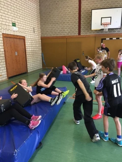 Foto der Galerie: 14.5.2018 Selbstbehauptungskurs der Klasse 4
