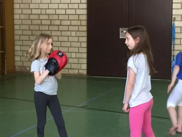 Zur Galerie: 14.5.2018 Selbstbehauptungskurs der Klasse 4