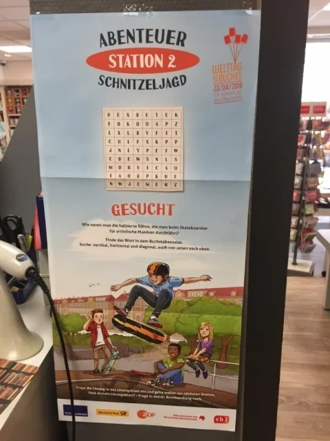 Foto der Galerie: 3.5.2018: Klasse 4 besucht das Buchgeschäft „Freyraum“ in Burgdorf