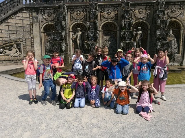 Zur Galerie: Die Klasse 1/2b in Herrenhausen