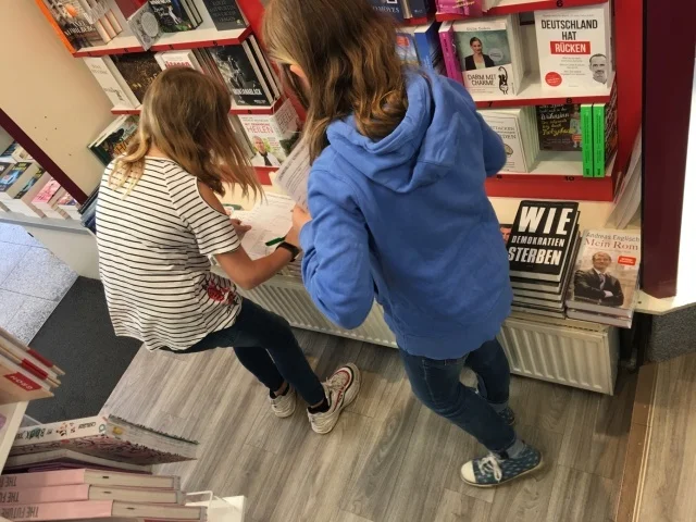 Foto der Galerie: Welttag des Buches – Am 23.05.19 besucht die Klasse 4 die Buchhandlung Freyraum in Burgdorf