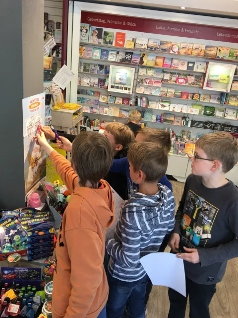 Foto der Galerie: Welttag des Buches – Am 23.05.19 besucht die Klasse 4 die Buchhandlung Freyraum in Burgdorf