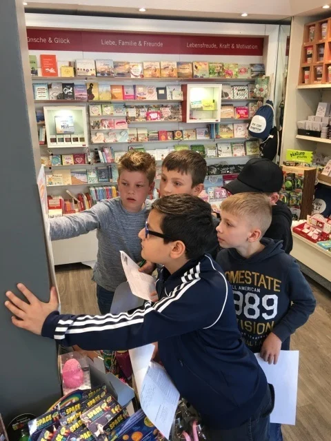 Foto der Galerie: Welttag des Buches – Am 23.05.19 besucht die Klasse 4 die Buchhandlung Freyraum in Burgdorf