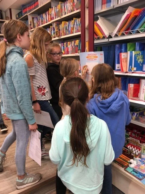 Foto der Galerie: Welttag des Buches – Am 23.05.19 besucht die Klasse 4 die Buchhandlung Freyraum in Burgdorf