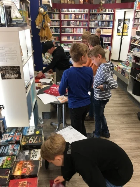 Foto der Galerie: Welttag des Buches – Am 23.05.19 besucht die Klasse 4 die Buchhandlung Freyraum in Burgdorf