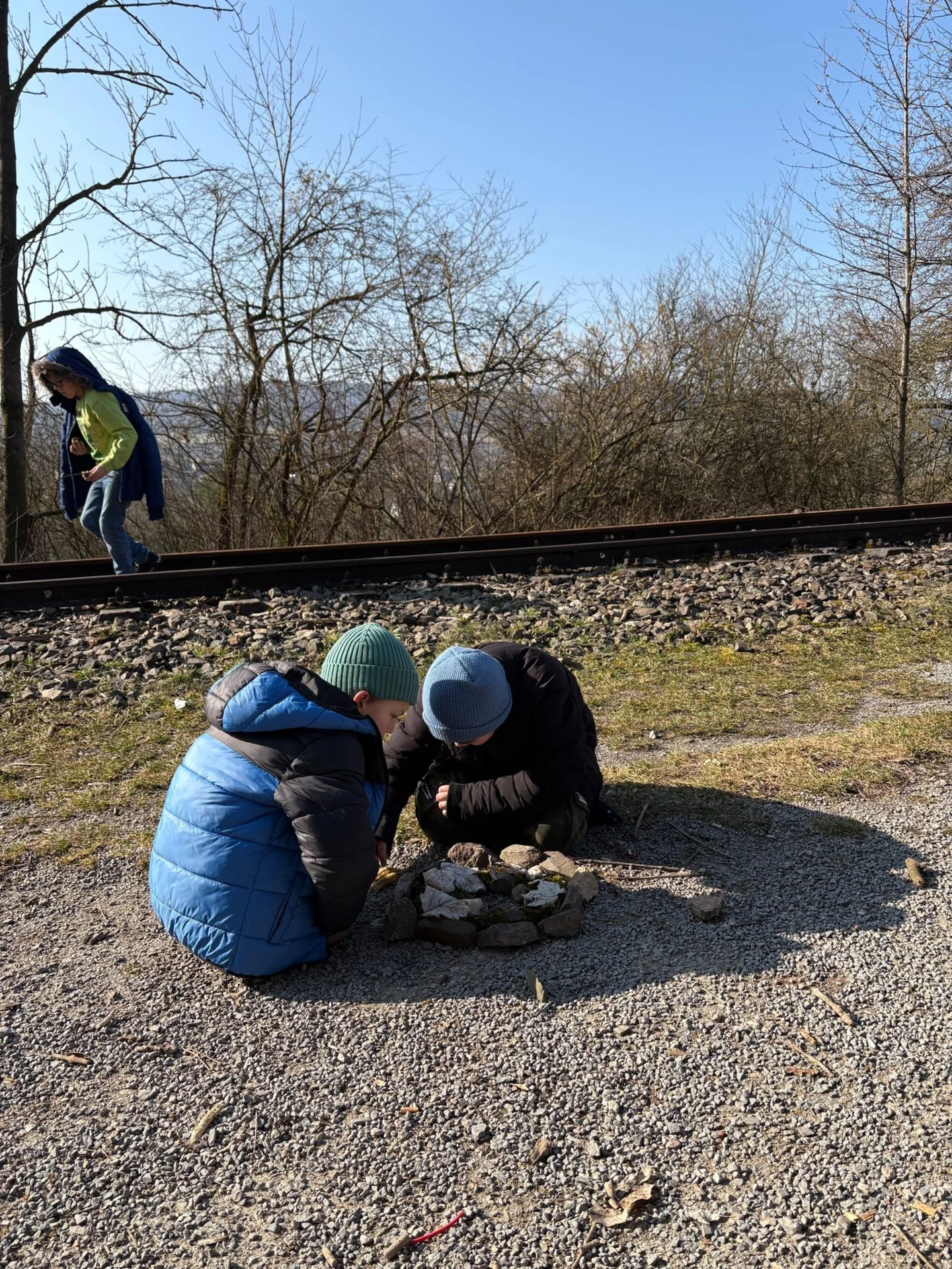 Zur Galerie: Lernen mit allen Sinnen - Unterricht in der Natur
