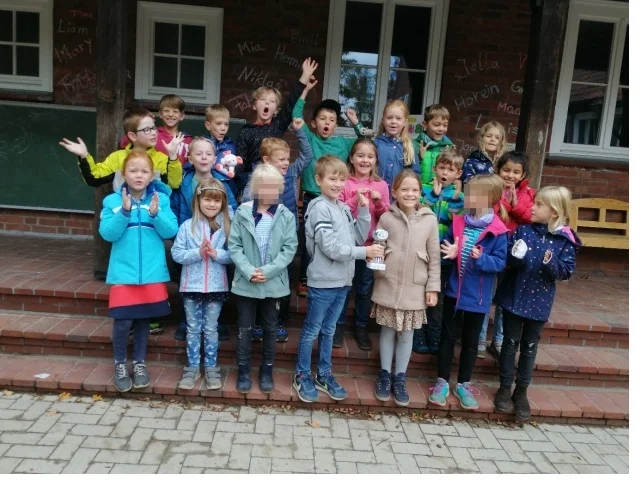 Zur Galerie: Zu Fuß zur Schule