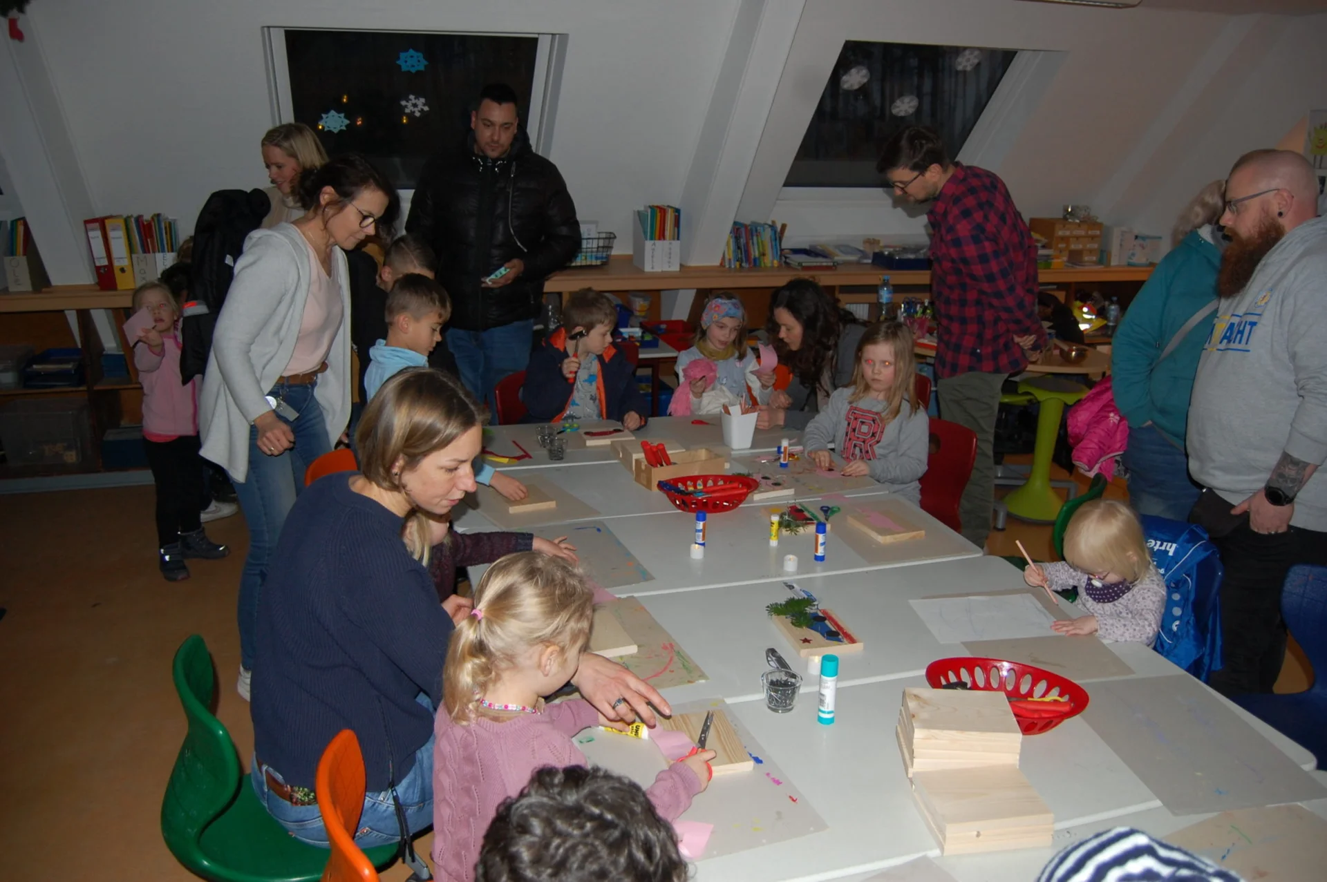 In der 1/2c wurde gemalt und gebastelt.  (Bild vergr&ouml;&szlig;ern)