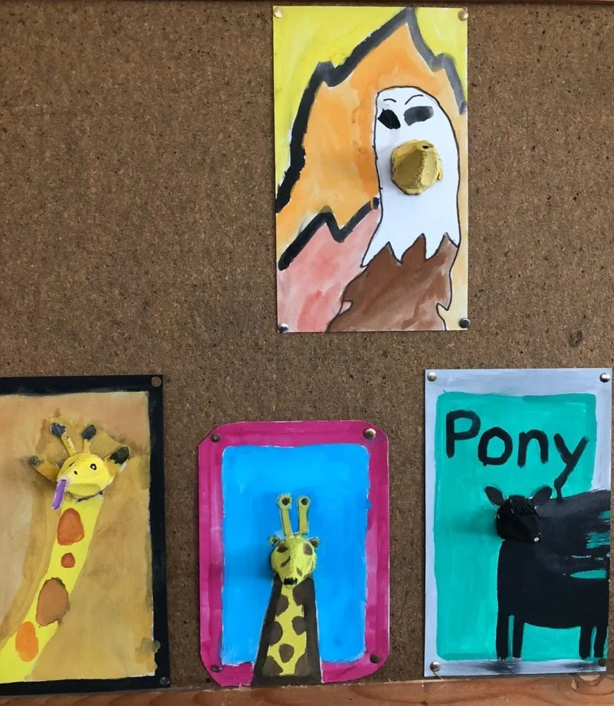 Foto der Galerie: Die Klasse 4b war kürzlich im Zoo, im Kunstunterricht wurden dann diese tollen Kunstwerke hergestellt: