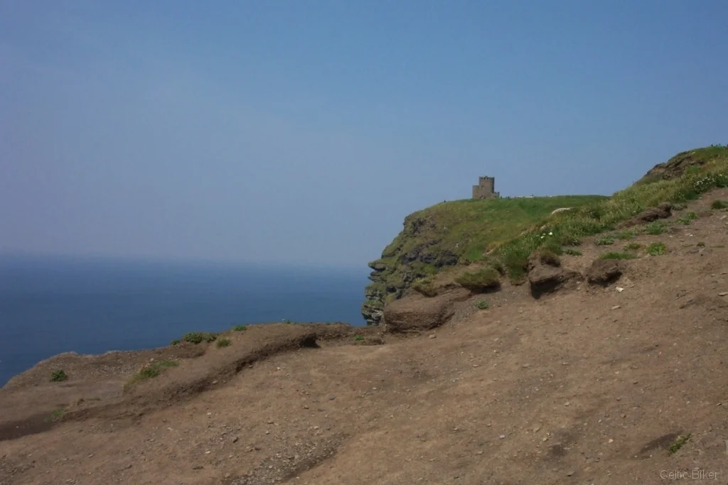 Bild: Cliffs of Moher - View of the Tower