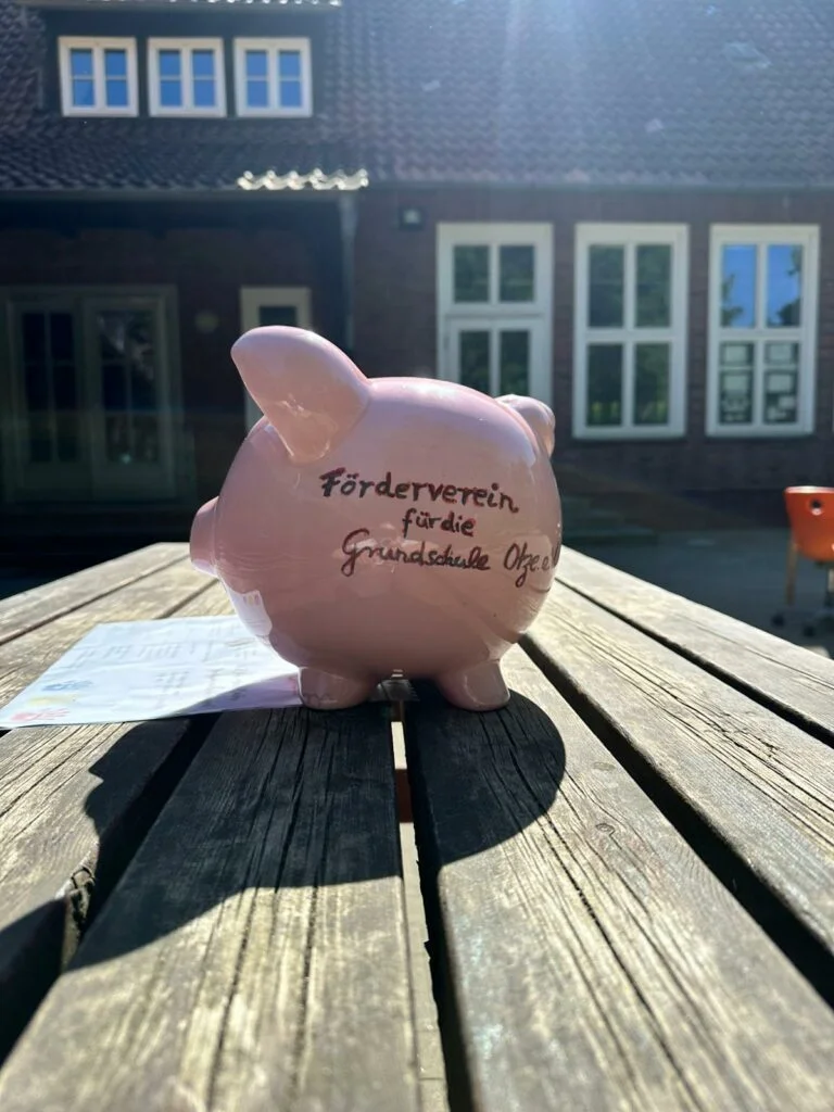 Zur Galerie: Flohmarkt des Fördervereins