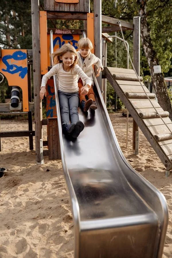 Zur Galerie: Unser Schulhof-Spielplatz