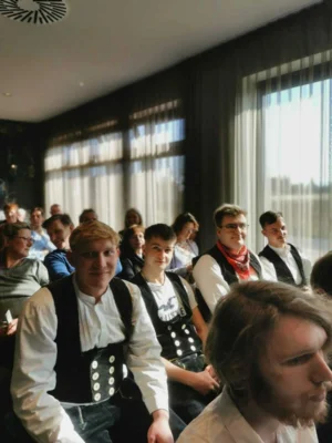 Vorschaubild: Gäste und Junggesellen