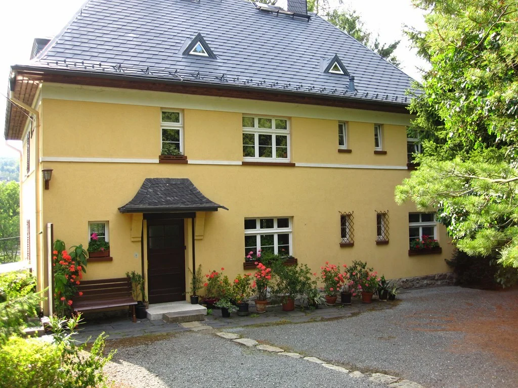 Bild: Fewo Oesterlein-Wohnhaus mit Vorplatz