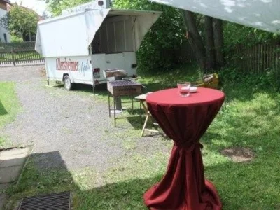 Vorschaubild: Grillplatz mit Stehtisch