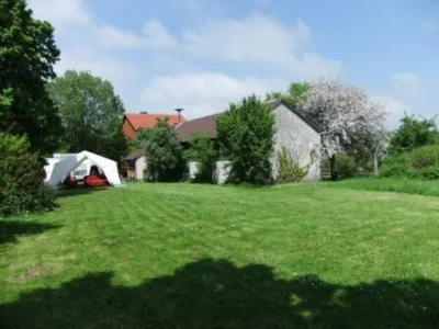 Vorschaubild: Hinterhof vom DGH