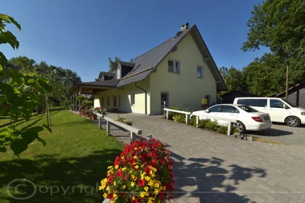 Bild: Fewos Am Forsthaus- Außenansicht01