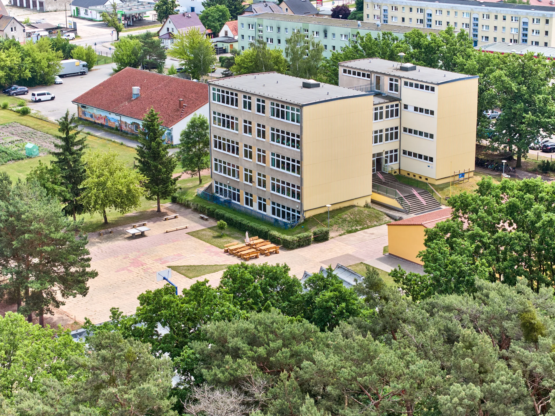 Zur Galerie: Schulgelände
