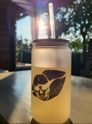 Vorschaubild: Trinkglas mit Bambusdeckel und Trinkhalm Kussmund