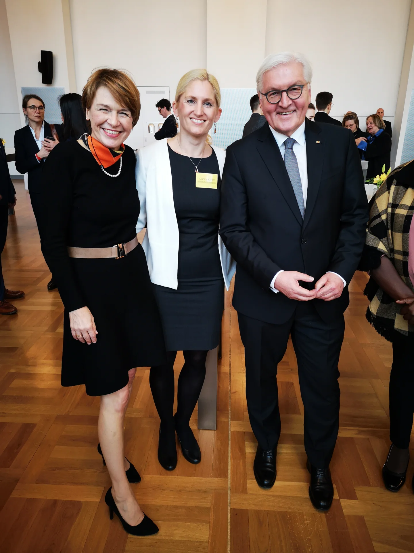 Begleitung von Staatsm&auml;nner  (Bild vergr&ouml;&szlig;ern)