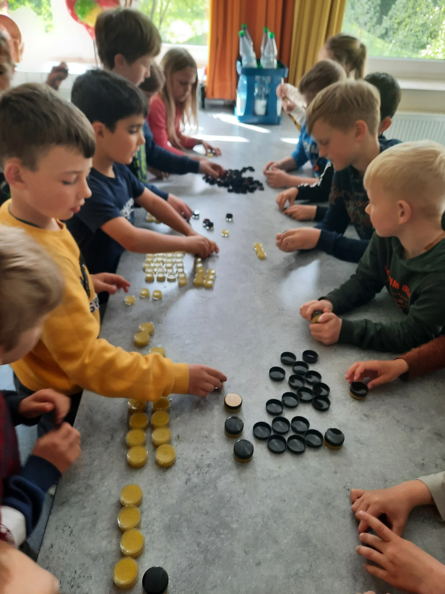 Foto der Galerie: Wildkräutermonate in Klasse 2