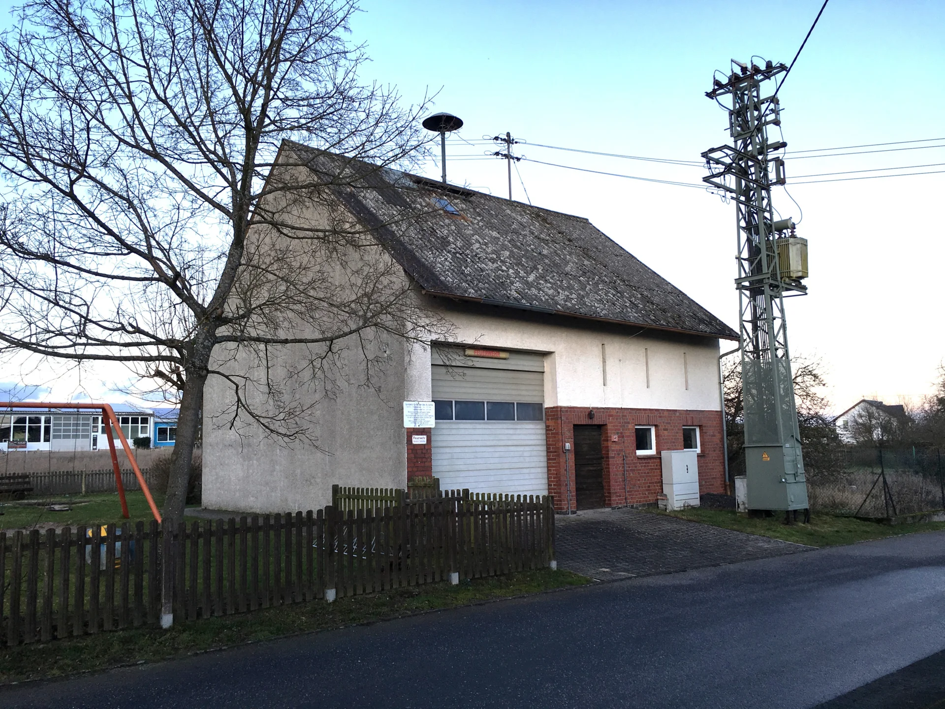 Bild: Feuerwehrhaus vor dem Abriss