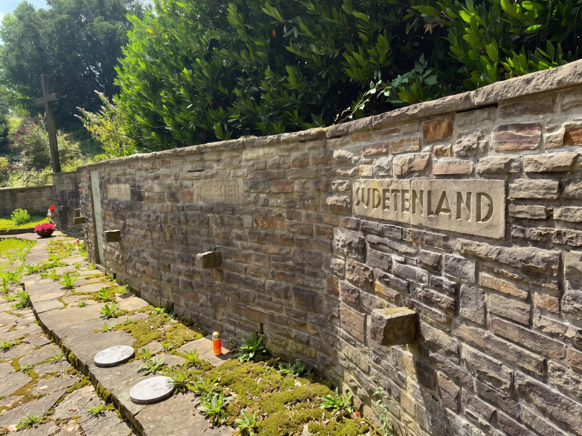Bild: Denkmal Heimatvertriebene