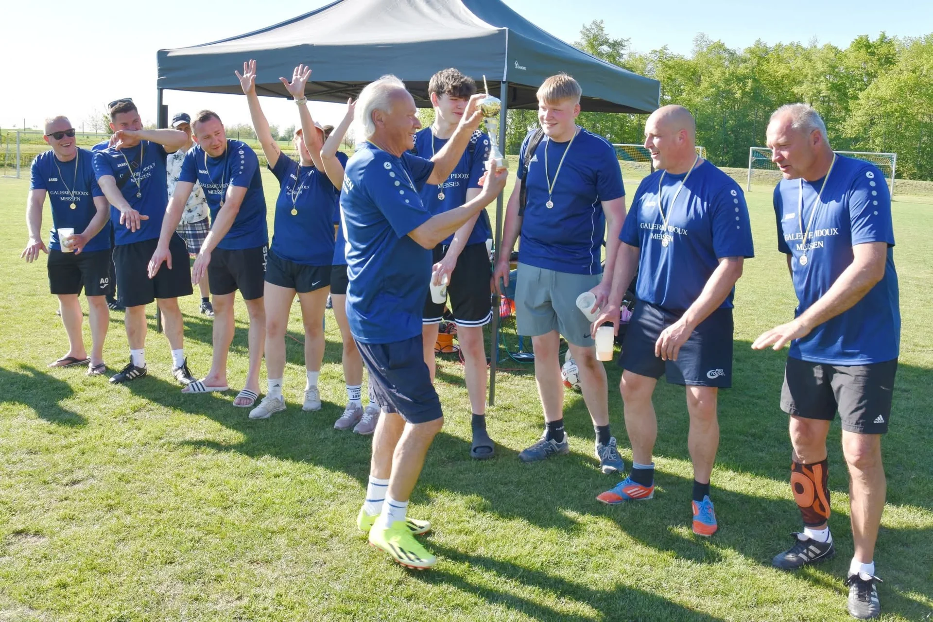 Foto der Galerie: Pokal des Bürgermeisters der Gemeinde Hirschstein