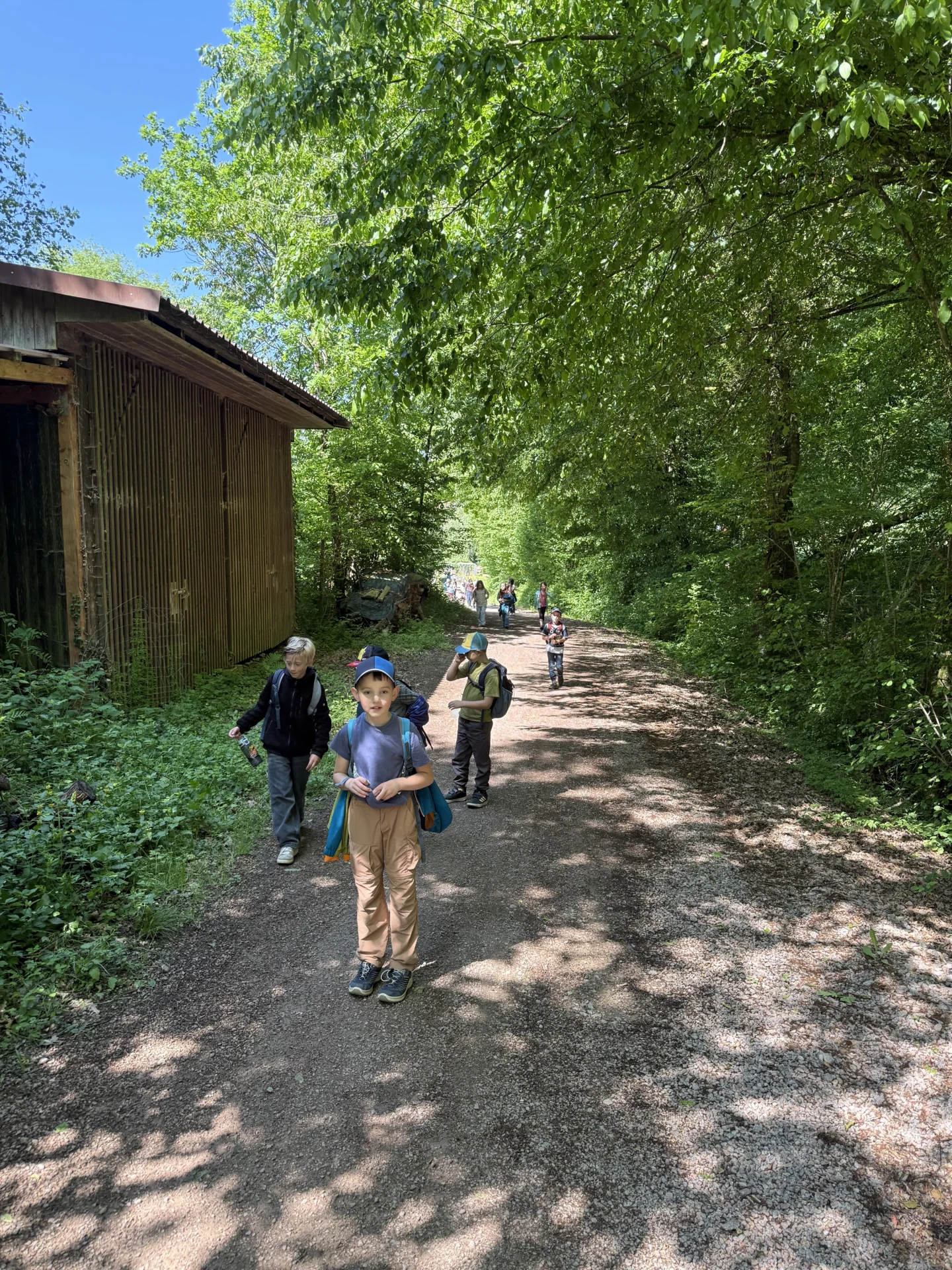 Wanderung bergauf  (Bild vergr&ouml;&szlig;ern)