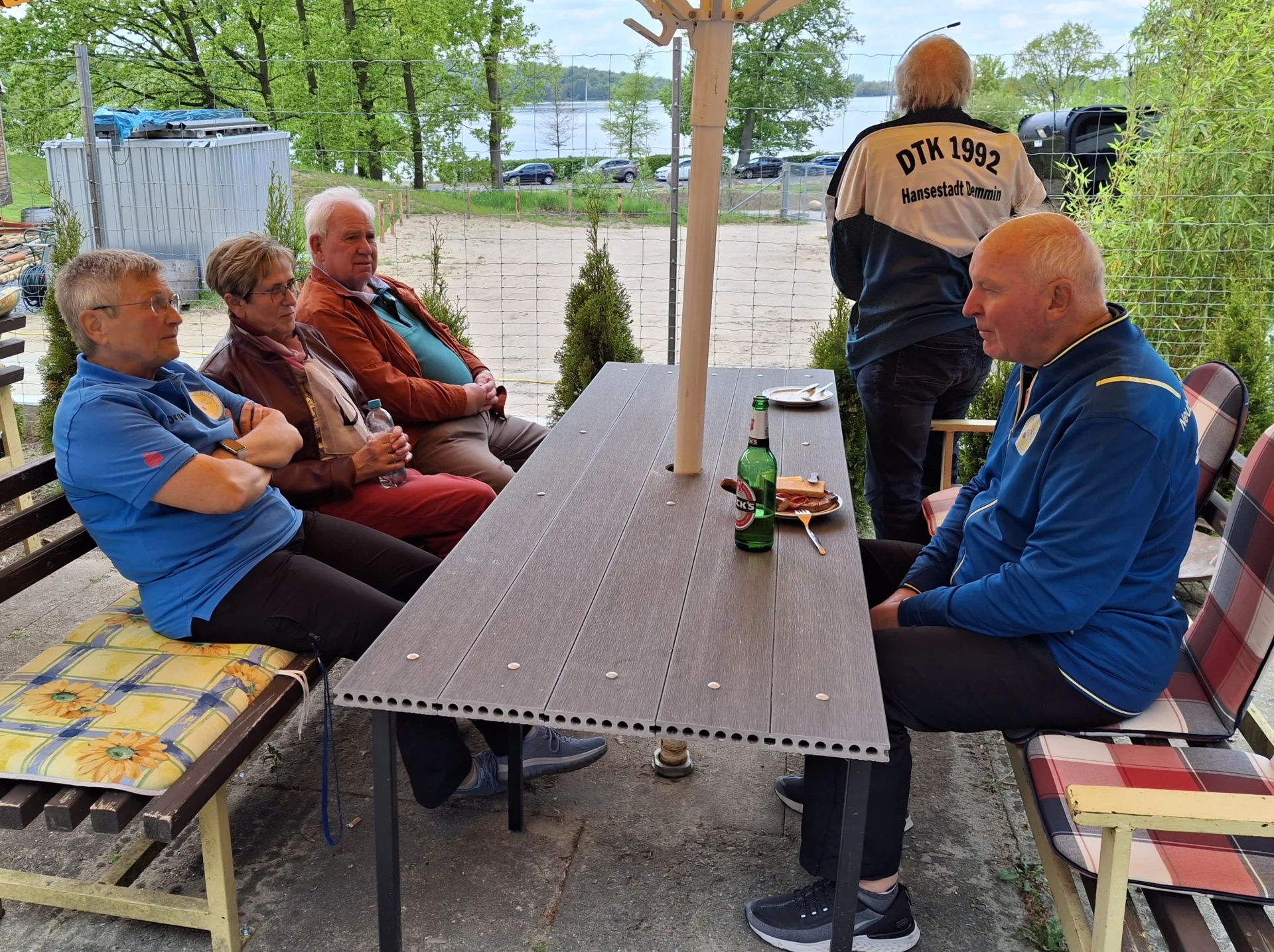 Bild: Pausengespräch 2