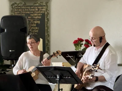 Vorschaubild: Auftritt der Ukulele-Gruppe