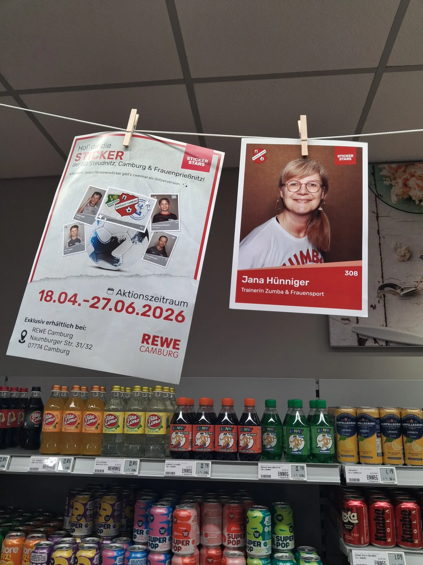 Bild: Aushang der Poster im Rewe-Markt Camburg