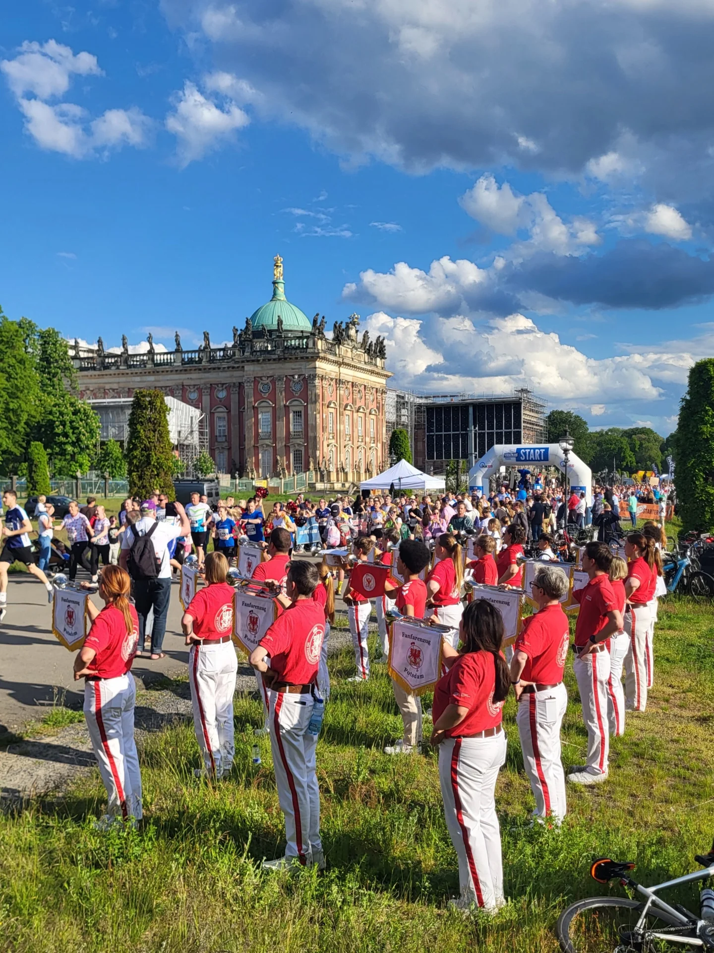 Foto der Galerie: 19. Mai 2026 - Unterwegs beim IKK BB Firmenlauf 2026