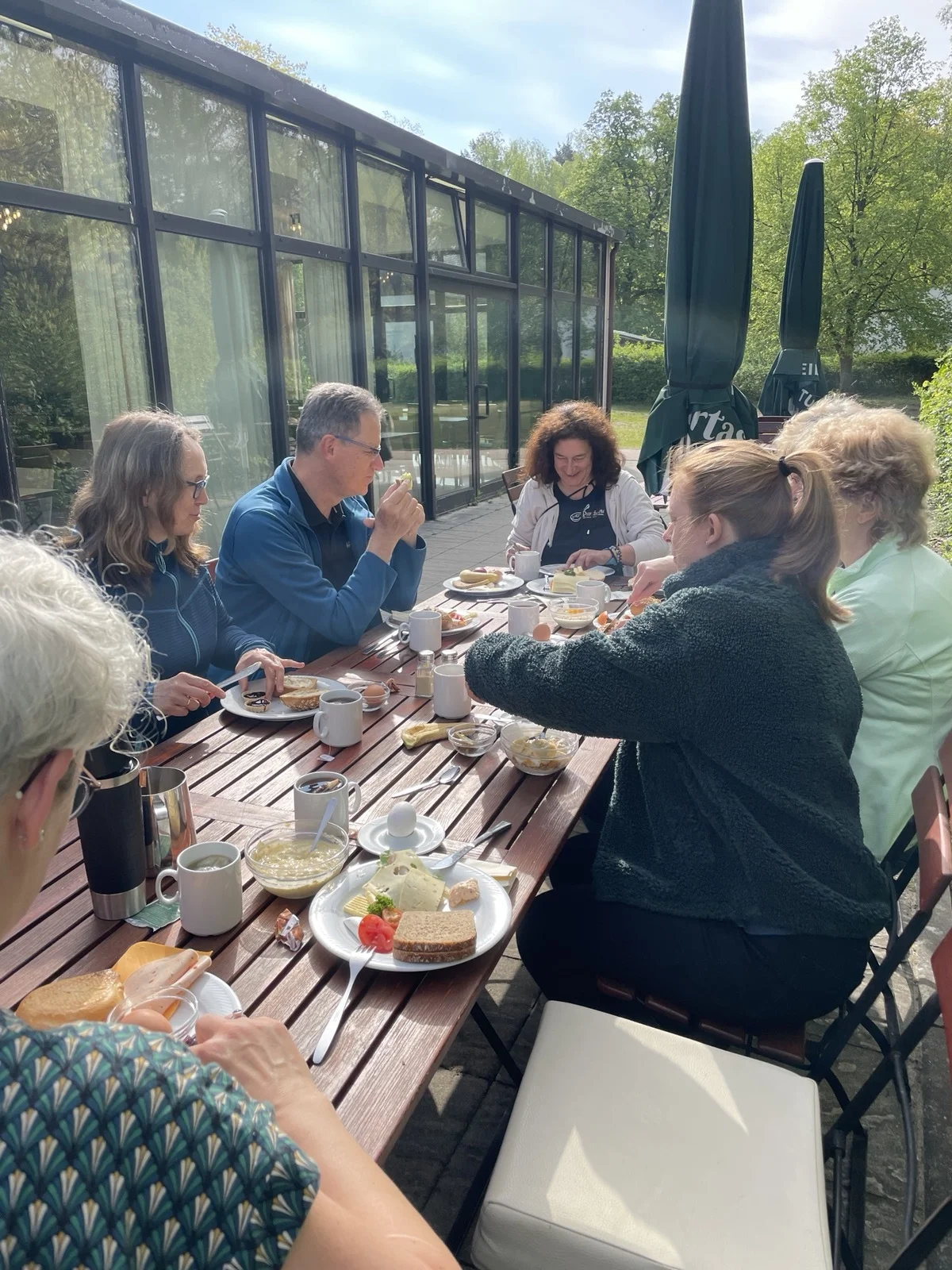 gemeinsames Fr&uuml;hst&uuml;ck  (Bild vergr&ouml;&szlig;ern)